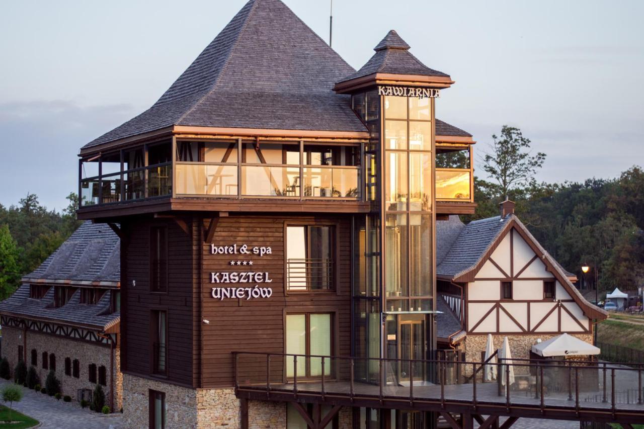 Hotel & Spa **** Kasztel Uniejow Exterior foto