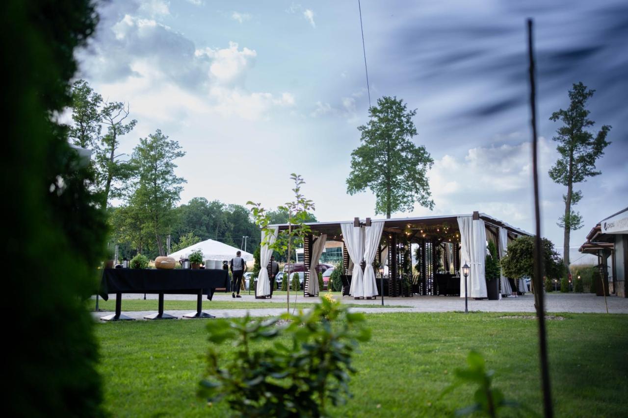 Hotel & Spa **** Kasztel Uniejow Exterior foto