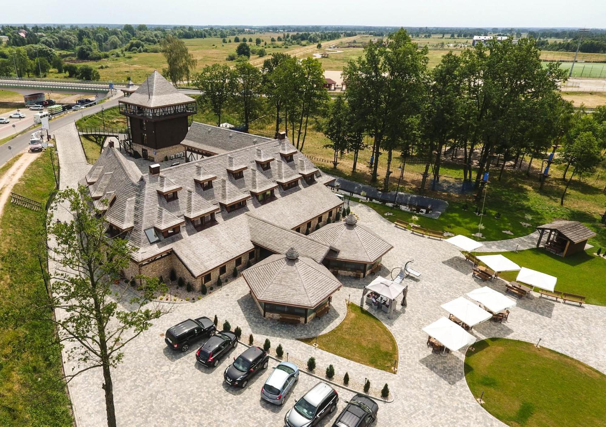 Hotel & Spa **** Kasztel Uniejow Exterior foto