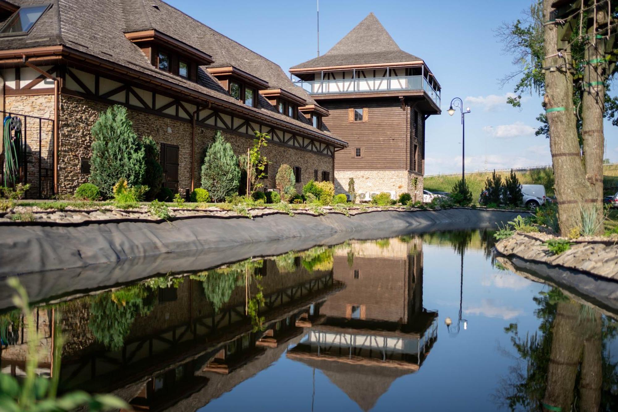 Hotel & Spa **** Kasztel Uniejow Exterior foto