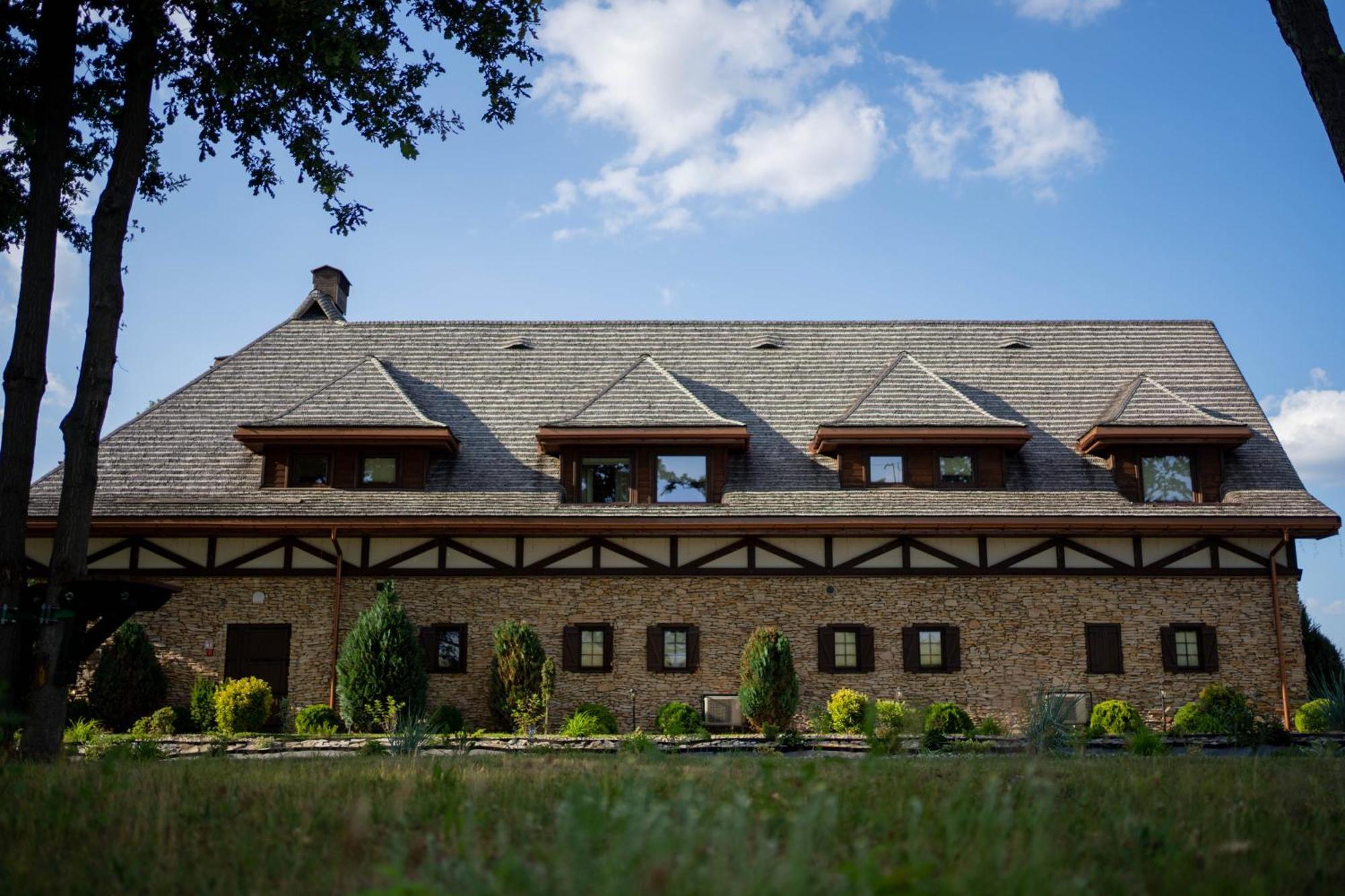 Hotel & Spa **** Kasztel Uniejow Exterior foto